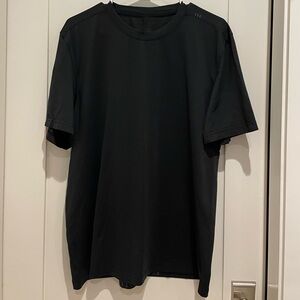Men's Lululemon License to Train Relaxed-Fit Short Sleeve Black Shirt